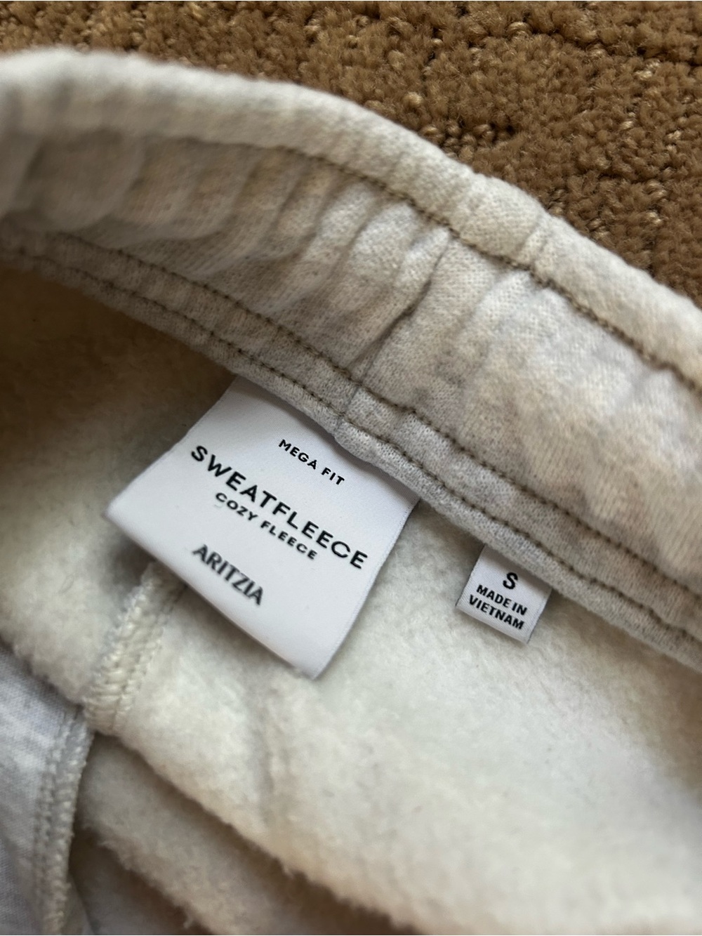 Aritzia Light Gray Sweatpants - Picture 3 of 8